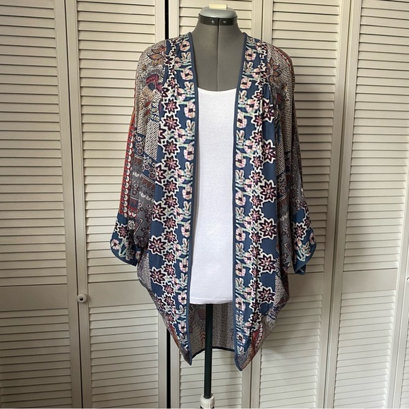 Mahila open-front kimono style top. 0/s - Picture 2 of 10